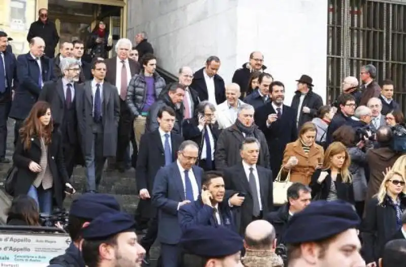 PROTESTA PARLAMENTARI PDL DAVANTI AL TRIBUNALE DI MILANO FOTO LAPRESSE jpeg