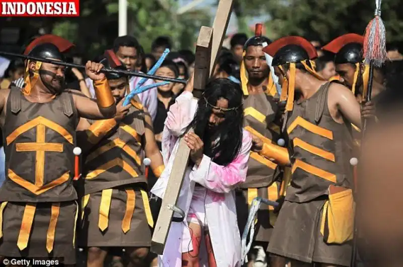 RIEVOCAZIONI DELLA PASSIONE DI CRISTO IN INDONESIA 