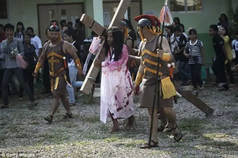 RIEVOCAZIONI DELLA PASSIONE DI CRISTO IN INDONESIA 