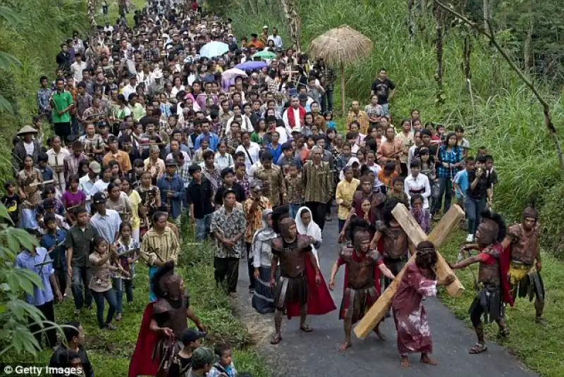 RIEVOCAZIONI DELLA PASSIONE DI CRISTO IN INDONESIA 