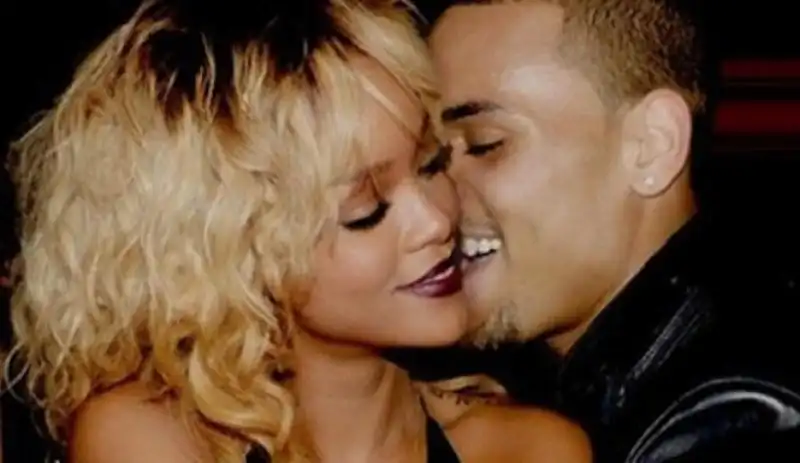 RIHANNA E CHRIS BROWN