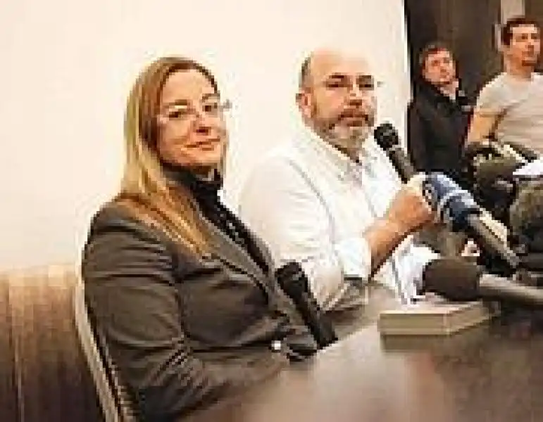 Roberta Lombardi e Vito Crimi in conferenza stampa 