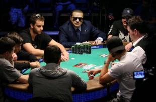 SILVIO BERLUSCONI GIOCATORE DI POKER