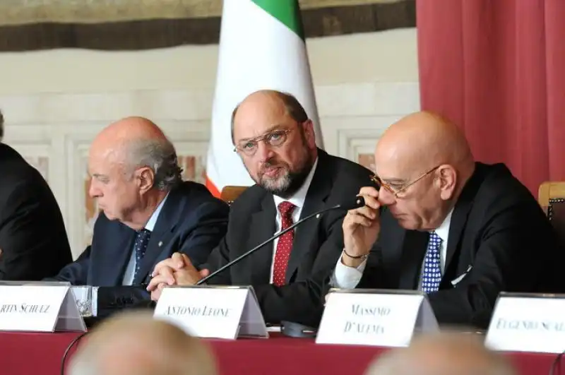 Urbani Schulz e Leone 