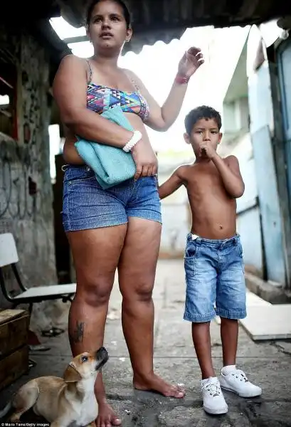 La favela si trova attaccata all aeroporto di Rio 