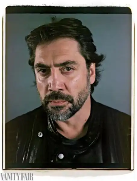 JAVIER BARDEM FOTO DI CHUCK CLOSE PER VANITY FAIR 