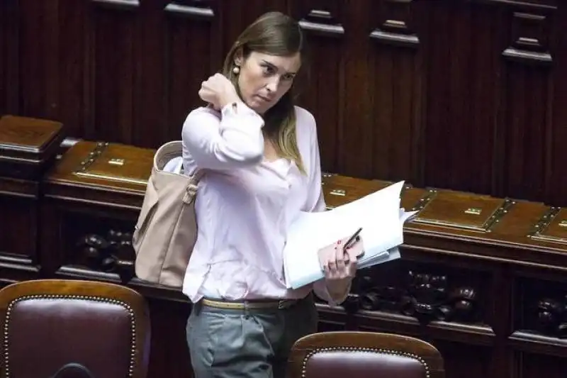 Maria Elena Boschi alla Camera boschi 