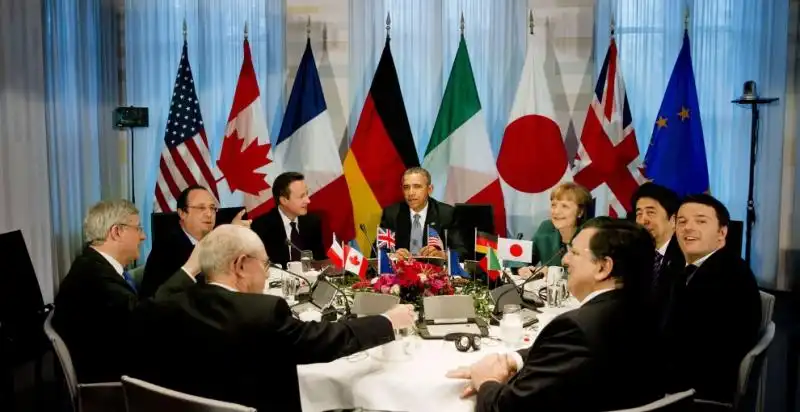 MATTEO RENZI AL TAVOLO CON BARROSO VAN ROMPUY HARPER HOLLANDE CAMERON OBAMA MERKEL E SHINZO ABE 