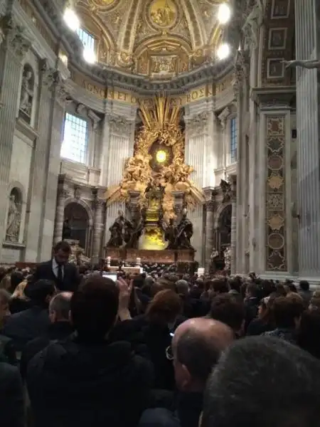 PARLAMENTARI A MESSA DAL PAPA FOTO DEL DEPUTATO VINCENZO GAROFALO 