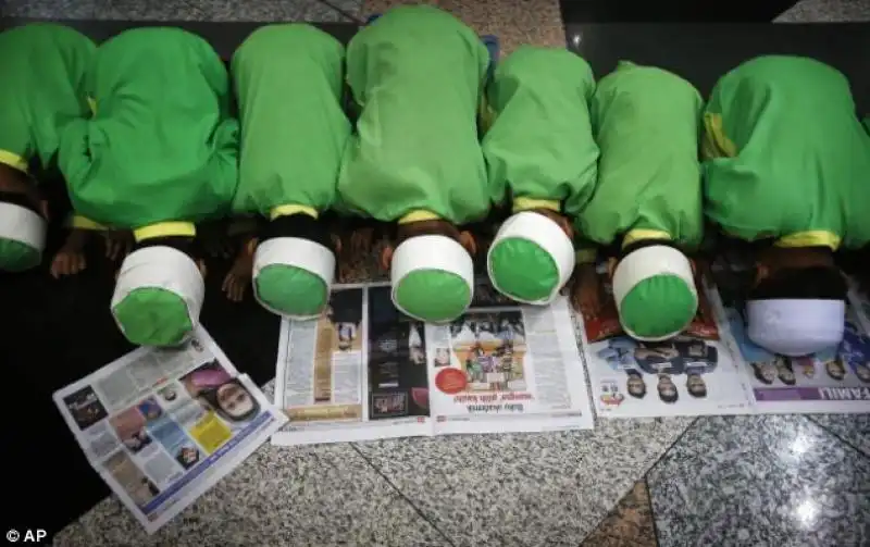 Si prega in aeroporto a Kuala Lumpur 