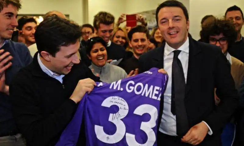 RENZI NARDELLA E LA MAGLIA DI MARIO GOMEZ