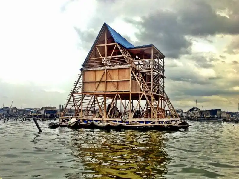 La scuola fluttuante di Makoko 