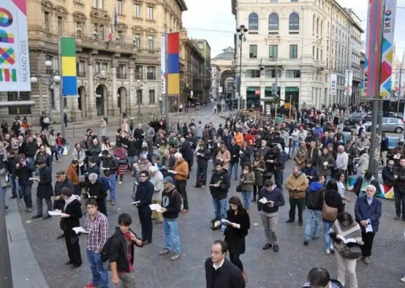 SENTINELLE IN PIEDI