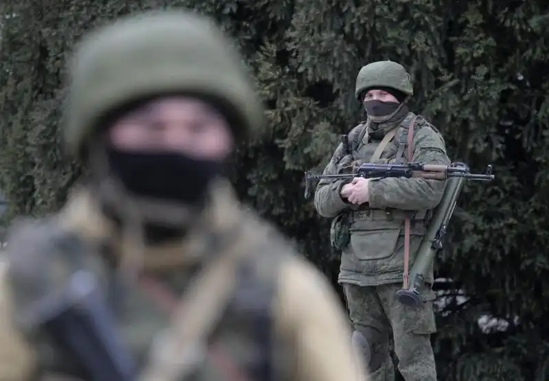 SIM UKRAINE RUSSIA TROOPS MGzoom 