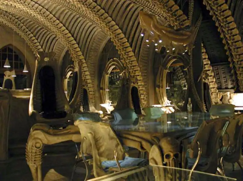 Un tavolo al HR Giger MUSEUM 