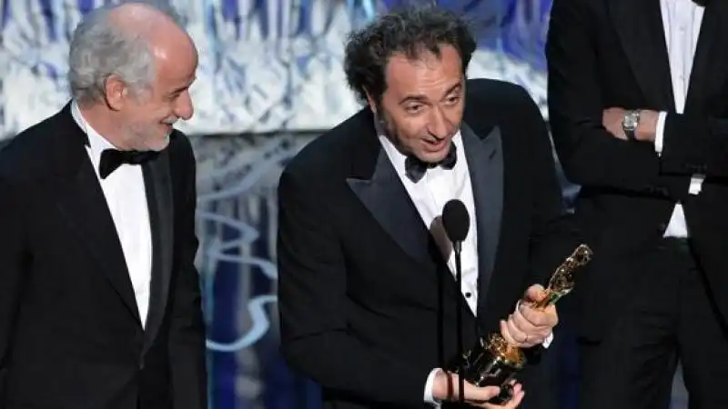 Toni Servillo e Paolo Sorrentino sul palco degli Oscar