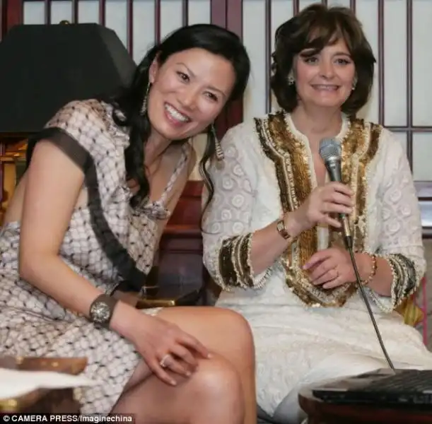 Wendi Deng con Cherie Blair 