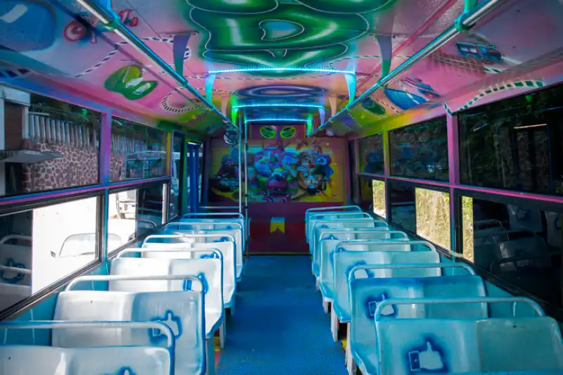 autobus messicano in stile disney