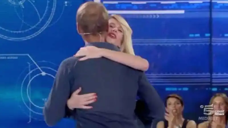 bacio rocco siffredi alessia marcuzzi isola dei famosi