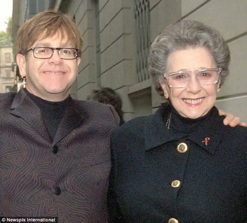 elton e sua madre sheila