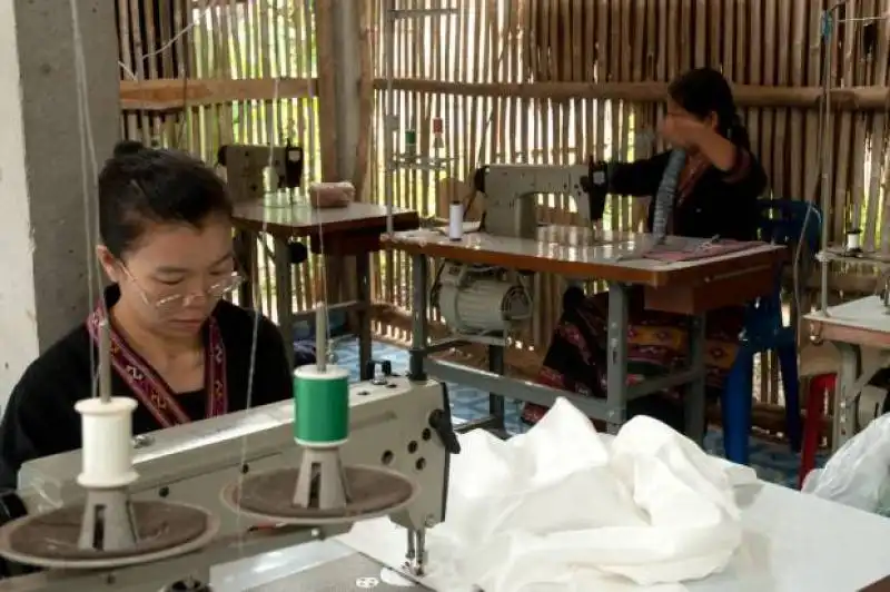 fabbrica di vestiti in cambogia