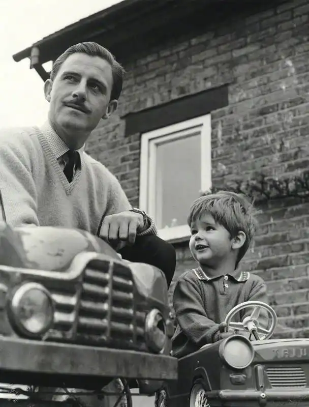 garham e damon hill 1