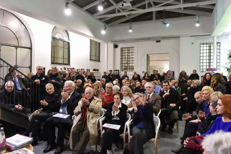 invitati alla presentazione libro le bufale (2)