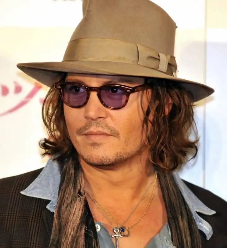 JOHNNY DEPP CON IL BORSALINO