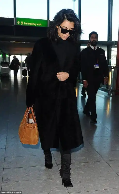 kim kardashian all aeroport di londra