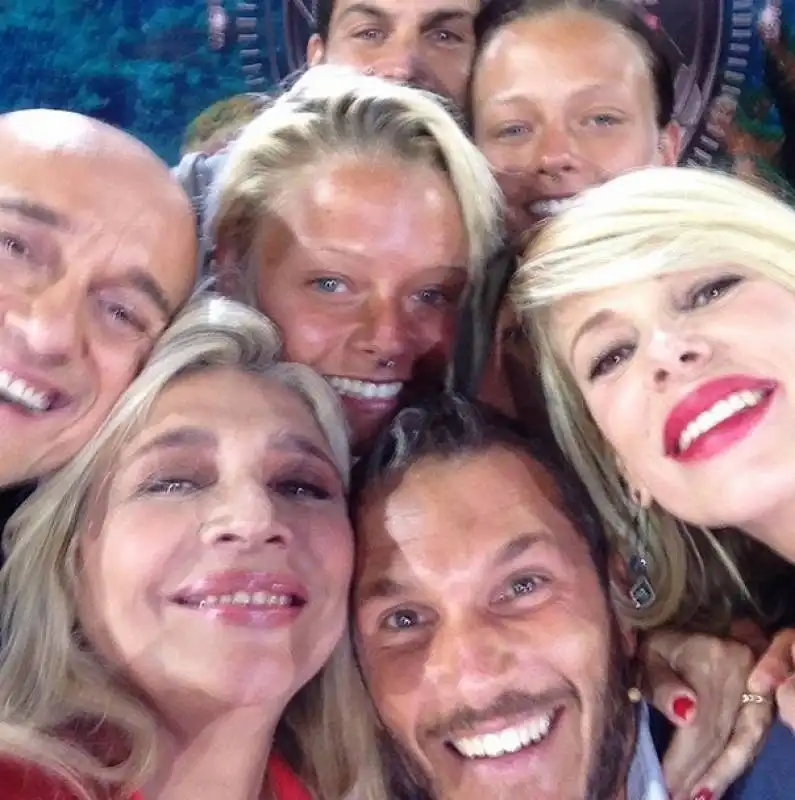 mara venier instagram finale isola dei famosi  12