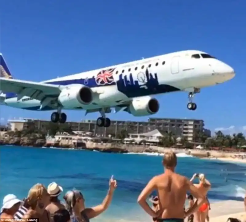 princess juliana international airport in saint martin 2