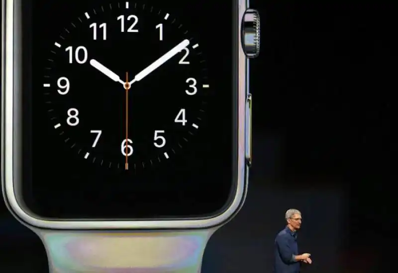 tim cook alla presentazione dell'apple watch  c642ffae