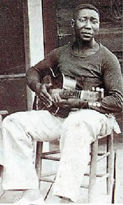 UN GIOVANE MUDDY WATERS