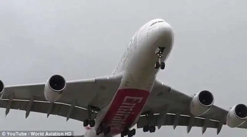 airbus a380 a manchester  2