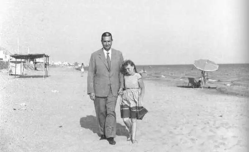 aldo moro con la figlia maria fida