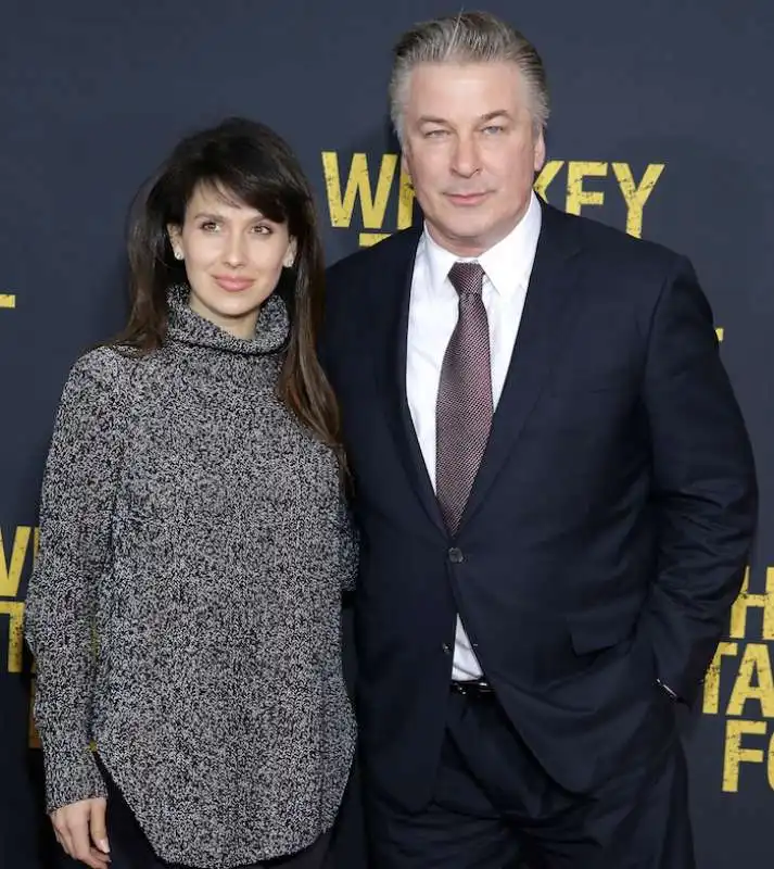 alec baldwin 57 e hilaria baldwin 32