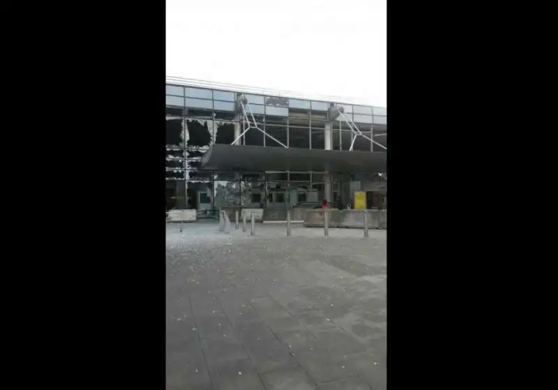 attentato all aeroporto di bruxelles   13