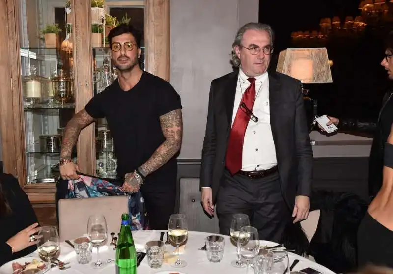 fabrizio corona con l avvocato ivano chiesa (2)