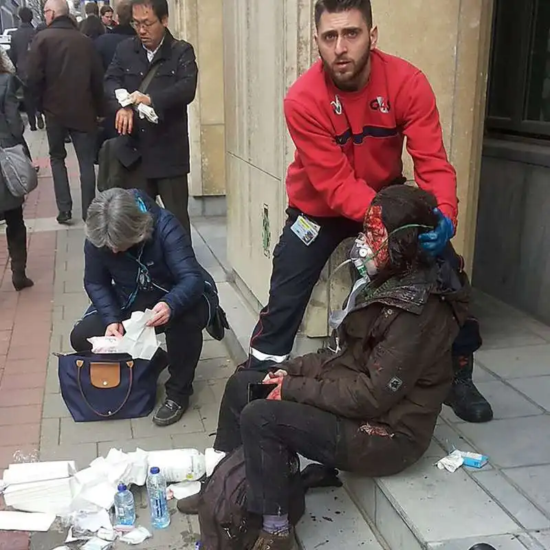 feriti fuori la metro a bruxelles