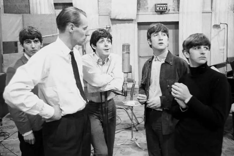 GEORGE MARTIN E I BEATLES