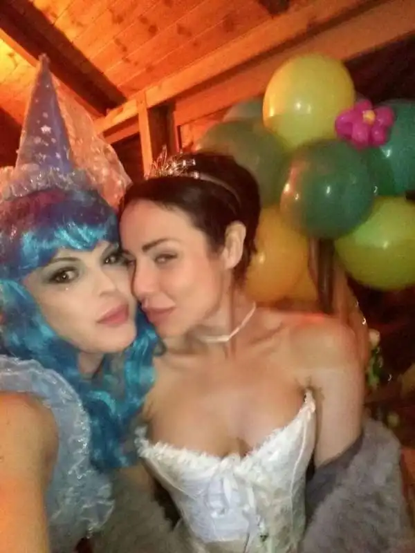 graziana capone (cenerentola al ballo) con claudia arcara (fata turchina)