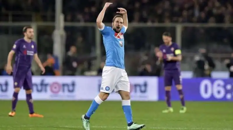 higuain fiorentina napoli