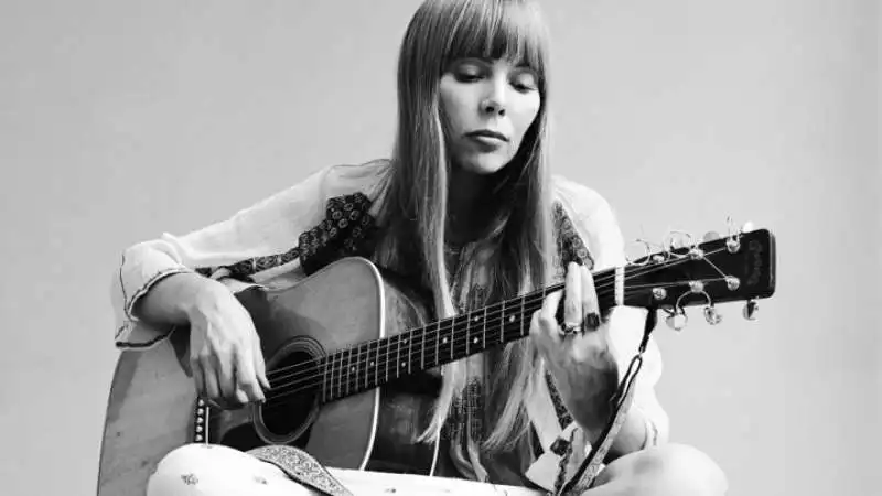 JONI MITCHELL 