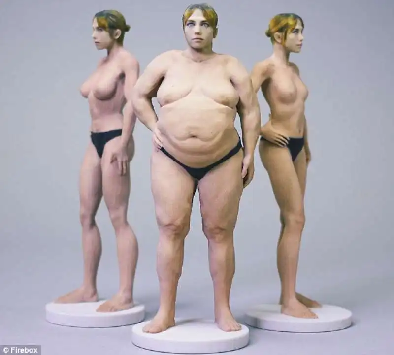 le tre sculture nudee da donna