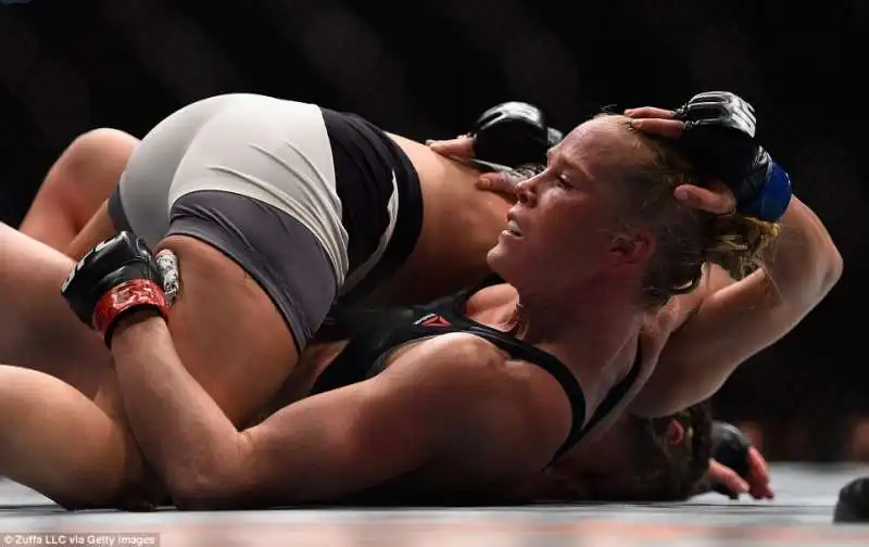 miesha tate e holly holm  8