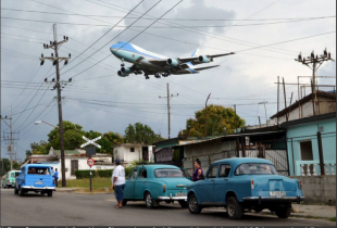 OBAMA AIR FORCE ONE CUBA