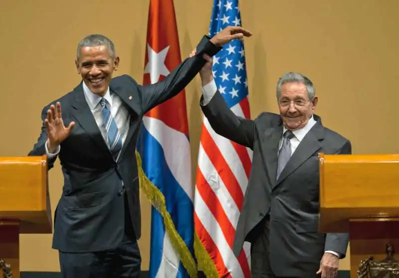 OBAMA CUBA CASTRO 