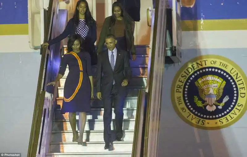 obama michelle e figlie arrivano in argentina