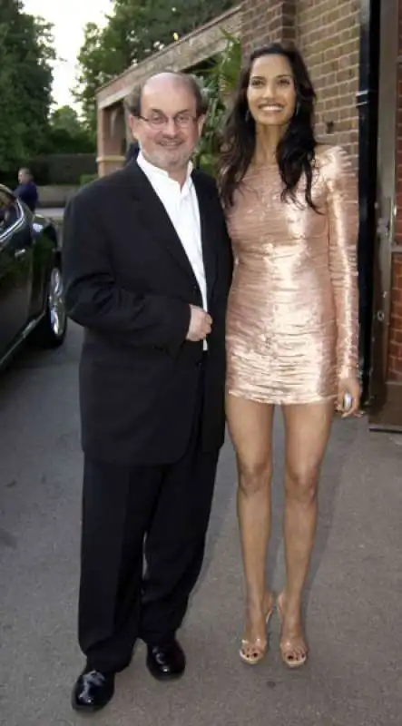 padma lakshmi e salman rushdie  8