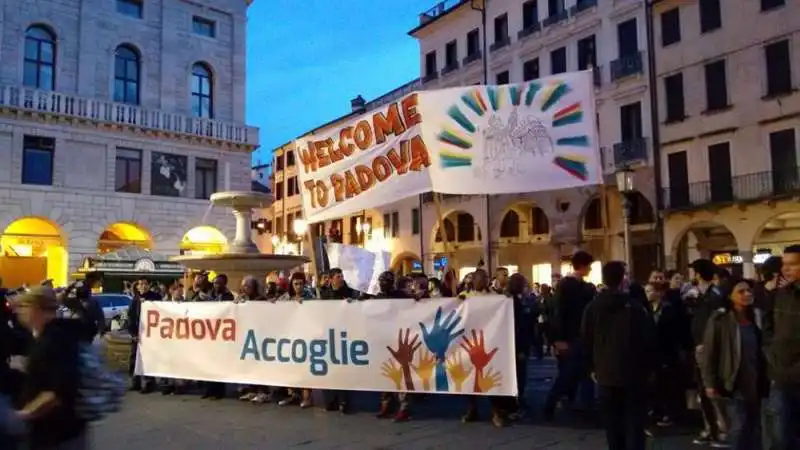 PADOVA MANIFESTAZIONE PRO PROFUGHI